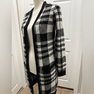 Maurices Long Sweater Buffalo Plaid Women’s Size XS